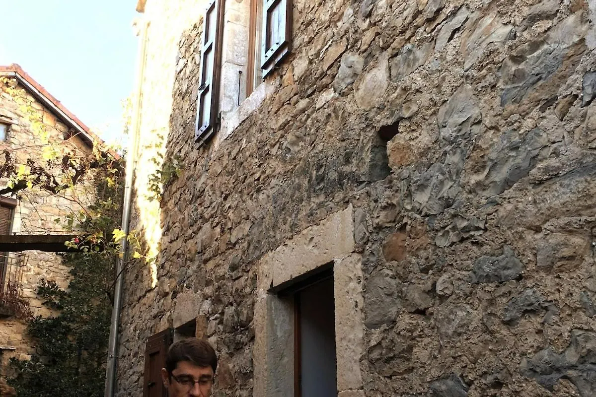 Apartment In Mostuéjouls